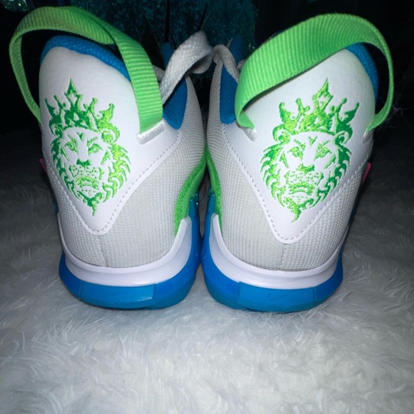 Men’s size 10 le Bron witness 7 dog grey multi colour - Picture 3 of 8